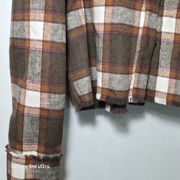Plaid Button-Up Women's Jacket - Picture 4 of 8